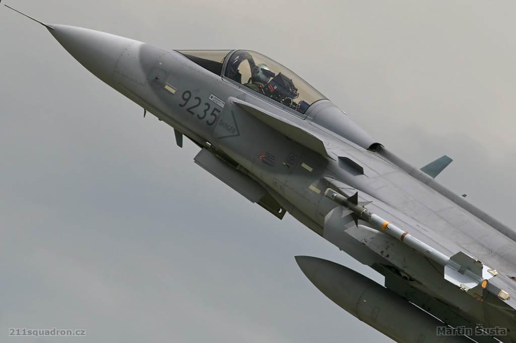 捷克空军:不买F16租鹰狮_三军论坛_军事论坛