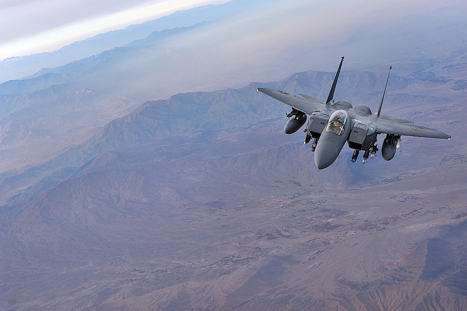 美军F-22战机历时14年终于完成升级 美媒：比起歼-20已经过时_凤凰网