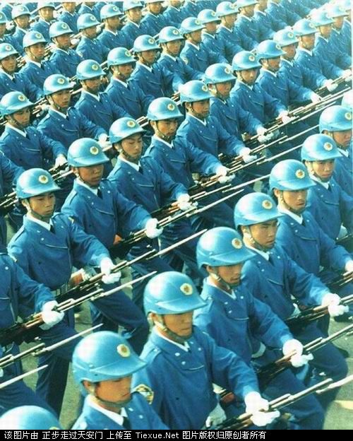 谁说95太短不能劈枪 看看这个_陆军版_三军论