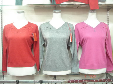 鄂尔多斯羊绒衫官方旗舰店女士穿 1647015272_096f23e5a6390070d9b56fa2cfeab9c0.jpg