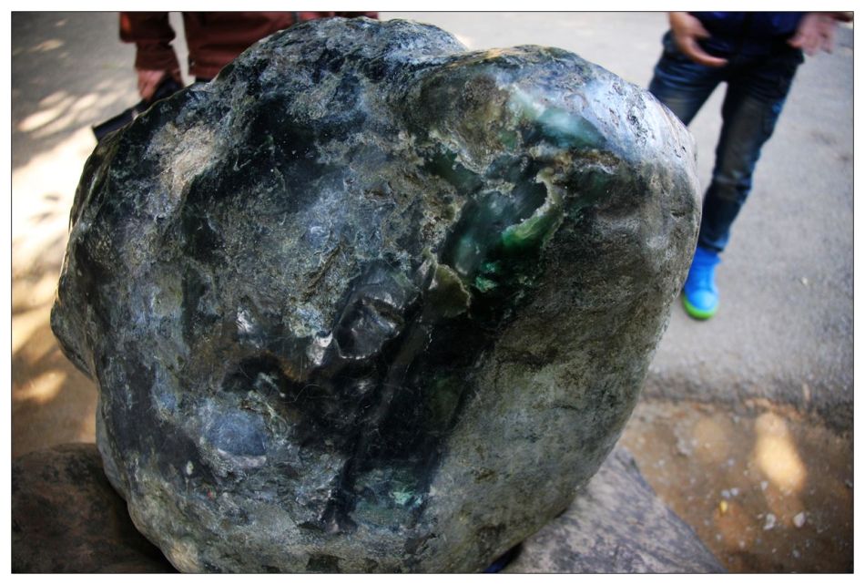 巨型翡翠原石